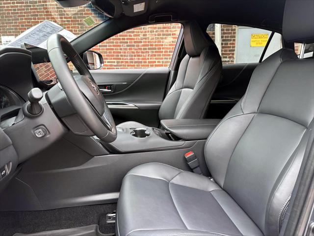 2023 Toyota Venza XLE [13]