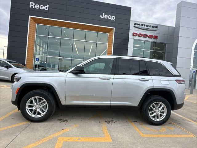 2025 Jeep Grand Cherokee GRAND CHEROKEE LAREDO X 4X4