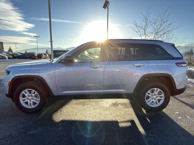 2025 Jeep Grand Cherokee GRAND CHEROKEE LAREDO 4X4