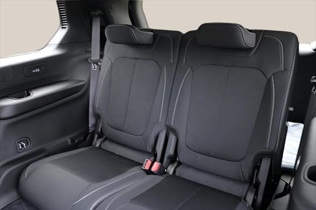 2025 Jeep Grand Cherokee Laredo X 4x2
