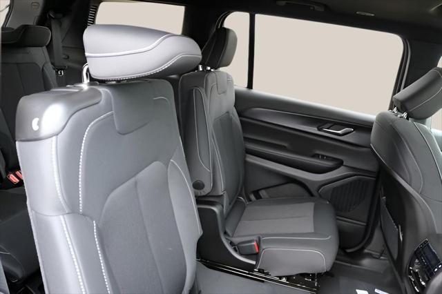2025 Jeep Grand Cherokee Laredo X 4x2