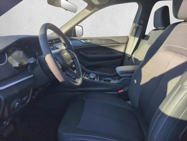 2025 Jeep Grand Cherokee GRAND CHEROKEE LAREDO X 4X2