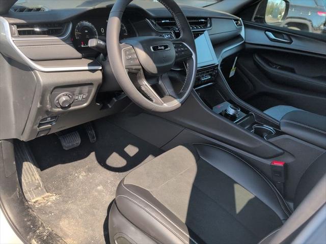 2025 Jeep Grand Cherokee Altitude X 4x4