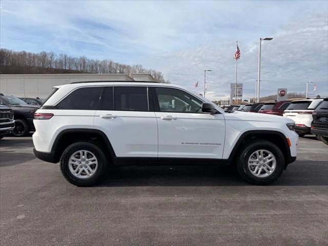 2025 Jeep Grand Cherokee GRAND CHEROKEE LAREDO 4X4 2025 Jeep Grand Cherokee GRAND CHEROKEE LAREDO 4X4