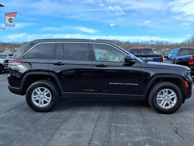 2025 Jeep Grand Cherokee GRAND CHEROKEE LAREDO 4X4