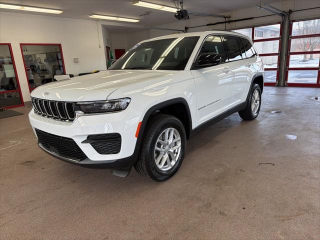 2025 Jeep Grand Cherokee GRAND CHEROKEE LAREDO X 4X4