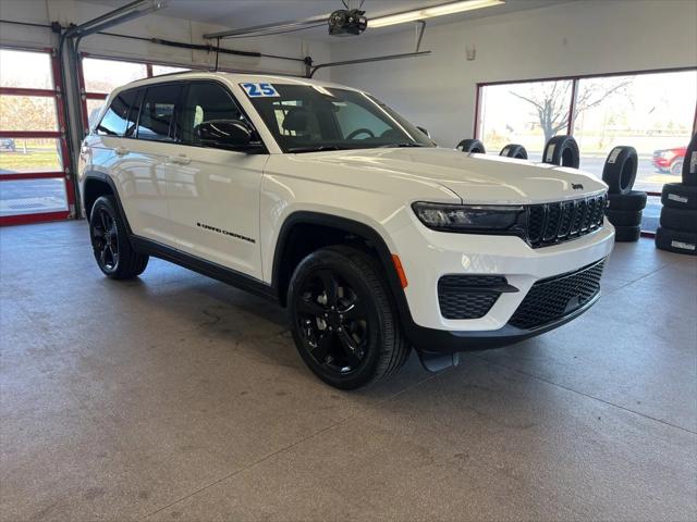 2025 Jeep Grand Cherokee GRAND CHEROKEE ALTITUDE X 4X4