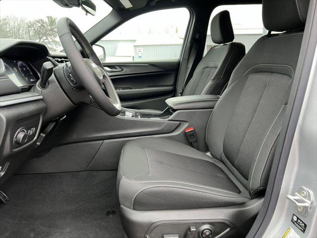 2025 Jeep Grand Cherokee GRAND CHEROKEE LAREDO 4X4