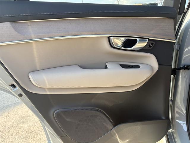 2026 Volvo XC90 Plus, B6 AWD Gas (mild hybrid), Gasoline, Bright, 7 Seats