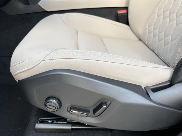 2026 Volvo XC90 Plus, B6 AWD Gas (mild hybrid), Gasoline, Bright, 7 Seats