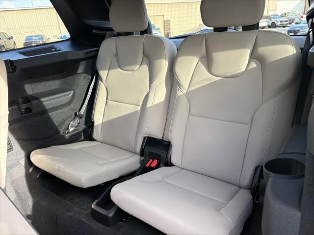 2026 Volvo XC90 Plus, B6 AWD Gas (mild hybrid), Gasoline, Bright, 7 Seats