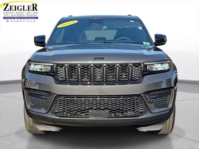 2023 Jeep Grand Cherokee Altitude 4x4 2023 Jeep Grand Cherokee Altitude 4x4