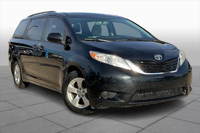 2017 Toyota Sienna LE 8 Passenger