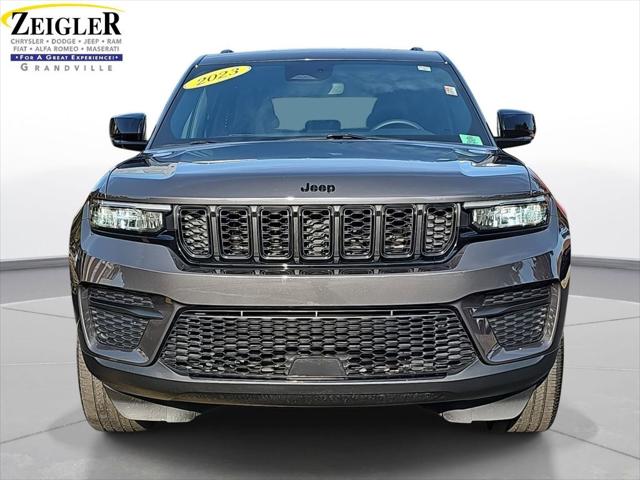 2023 Jeep Grand Cherokee Altitude 4x4 2023 Jeep Grand Cherokee Altitude 4x4