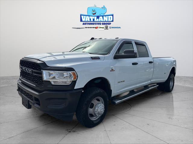 2022 RAM 3500 Tradesman Crew Cab 4x4 8 Box