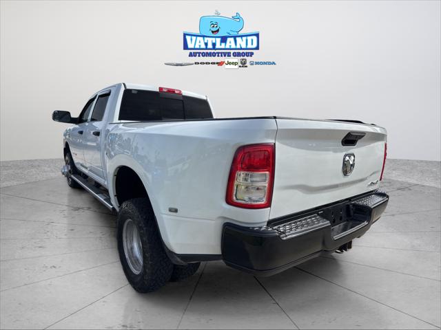 2022 RAM 3500 Tradesman Crew Cab 4x4 8 Box