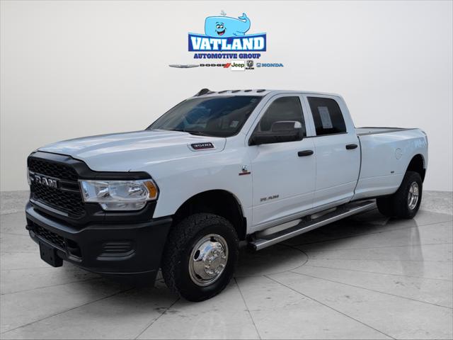 2022 RAM 3500 Tradesman Crew Cab 4x4 8 Box