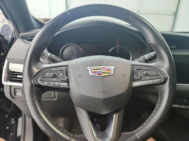 2023 Cadillac XT4 FWD Premium Luxury