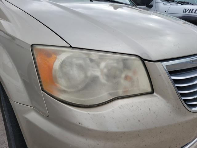 2014 Chrysler Town and Country Touring 2014 Chrysler Town and Country Touring