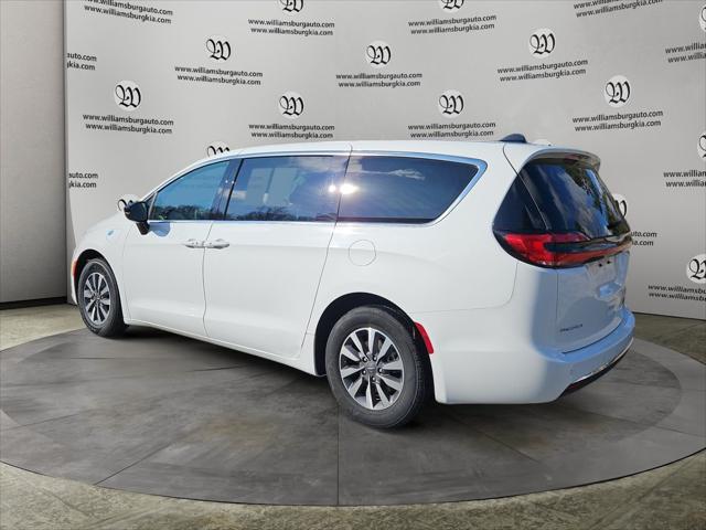 2024 Chrysler Pacifica Hybrid Select