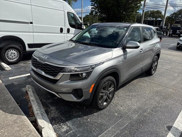 2023 Kia Seltos LX 2023 Kia Seltos LX