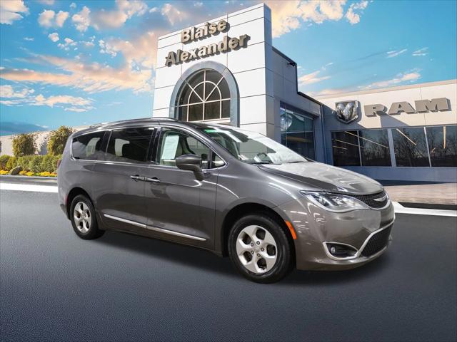 2017 Chrysler Pacifica Touring-L Plus 2017 Chrysler Pacifica Touring-L Plus