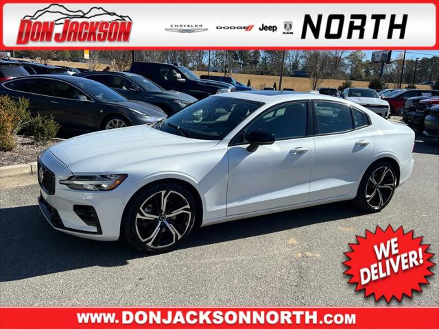 2024 Volvo S60 B5 Plus Dark Theme 2024 Volvo S60 B5 Plus Dark Theme