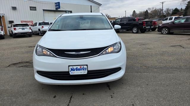 2020 Chrysler Voyager LX