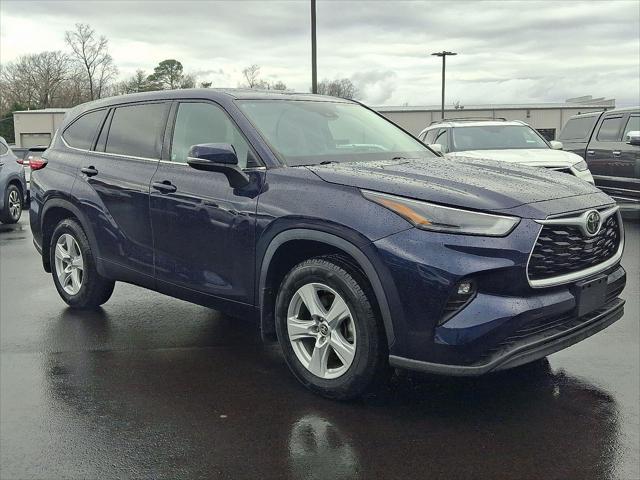 2022 Toyota Highlander LE