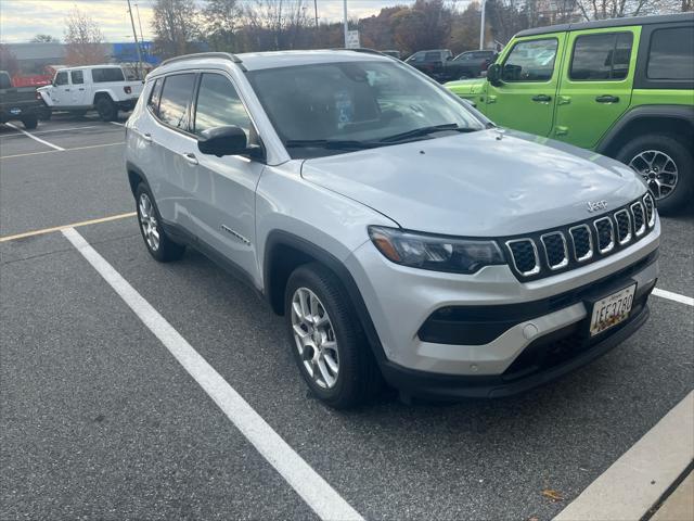 2024 Jeep Compass Latitude Lux FWD 2024 Jeep Compass Latitude Lux FWD