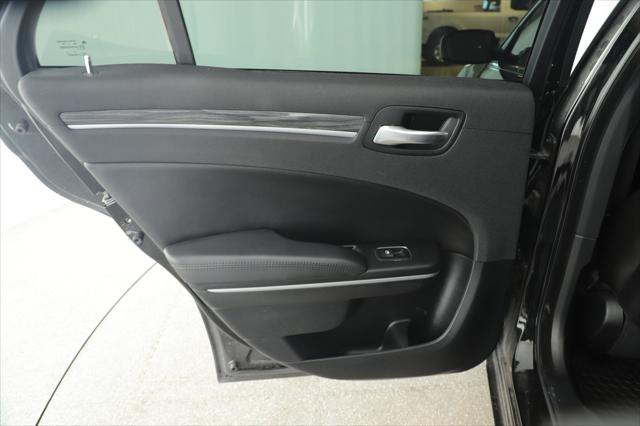 2020 Chrysler 300 Touring L 2020 Chrysler 300 Touring L