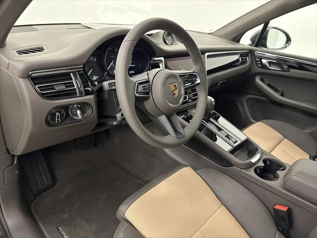 2025 Porsche Macan Macan
