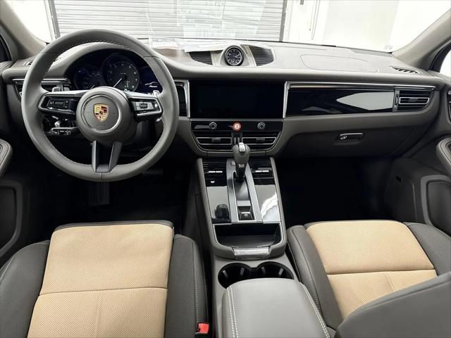 2025 Porsche Macan Macan
