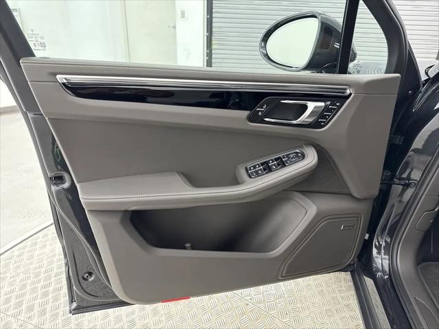 2025 Porsche Macan Macan