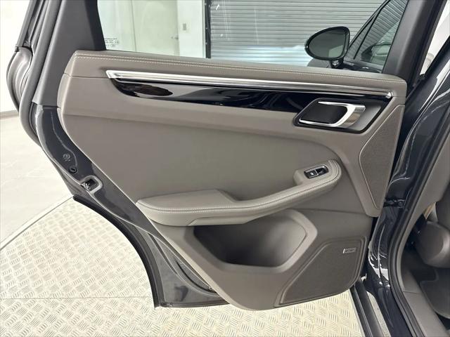 2025 Porsche Macan Macan