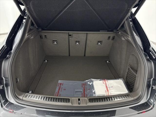 2025 Porsche Macan Macan