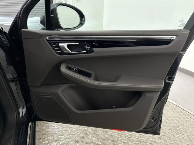 2025 Porsche Macan Macan