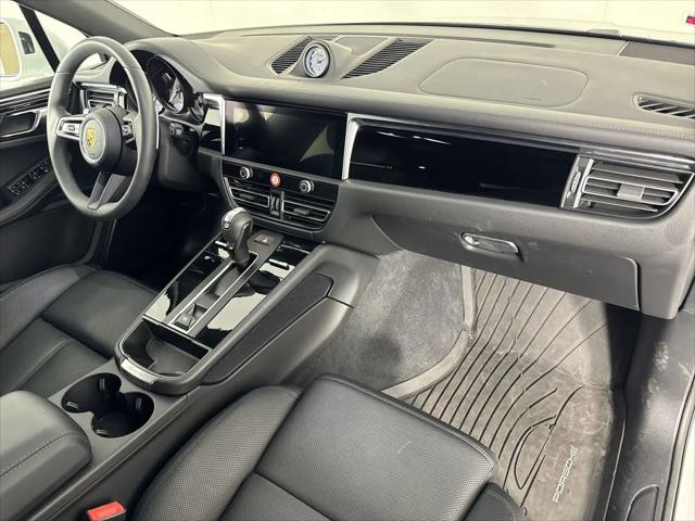 2025 Porsche Macan Macan