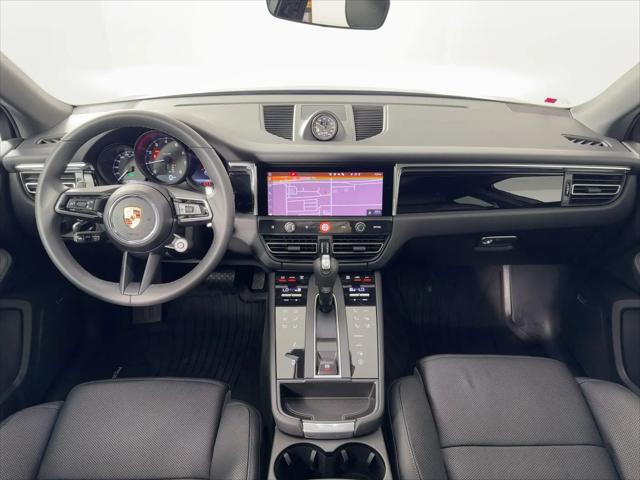2025 Porsche Macan Macan