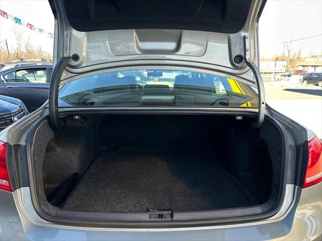 2012 Volkswagen Passat 2.5L SE