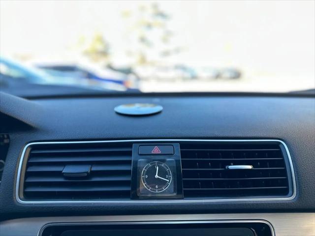 2012 Volkswagen Passat 2.5L SE