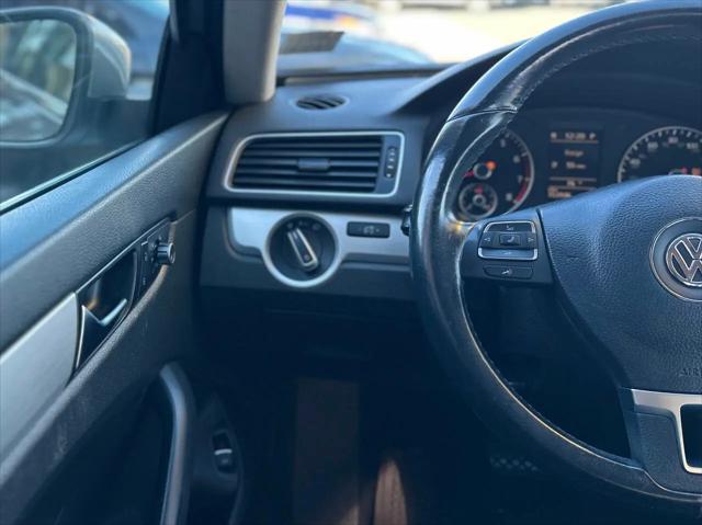 2012 Volkswagen Passat 2.5L SE