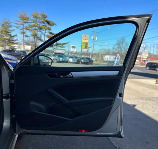 2012 Volkswagen Passat 2.5L SE