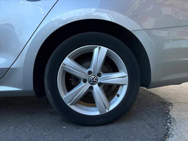 2012 Volkswagen Passat 2.5L SE