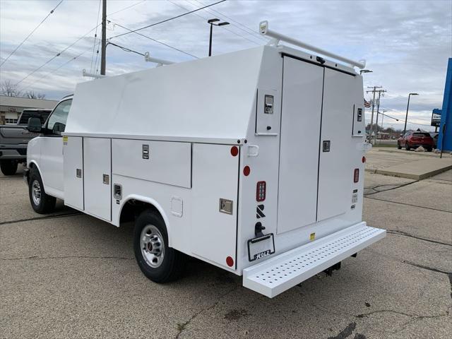 2025 GMC Savana Cutaway Work Van