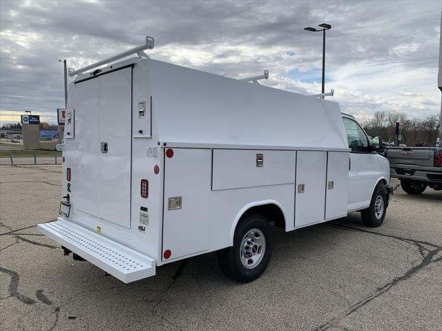 2025 GMC Savana Cutaway Work Van