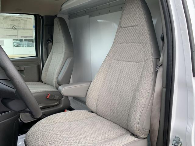2025 GMC Savana Cutaway Work Van