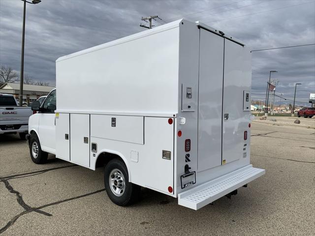 2025 GMC Savana Cutaway Work Van