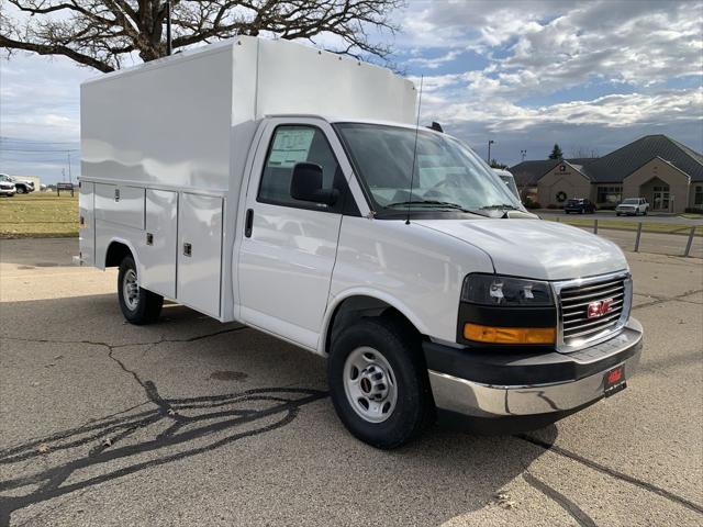 2025 GMC Savana Cutaway Work Van