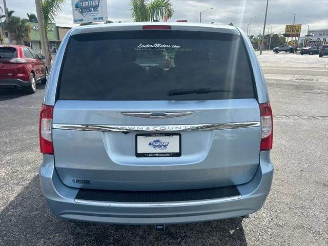2012 Chrysler Town & Country Touring